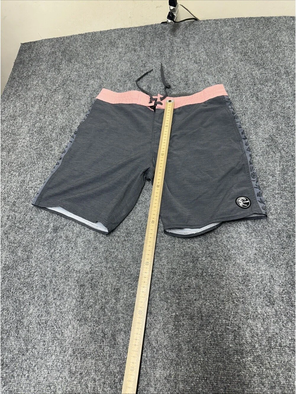 O’Neil Men’s Swim Trunks Size 32 Grey/pink